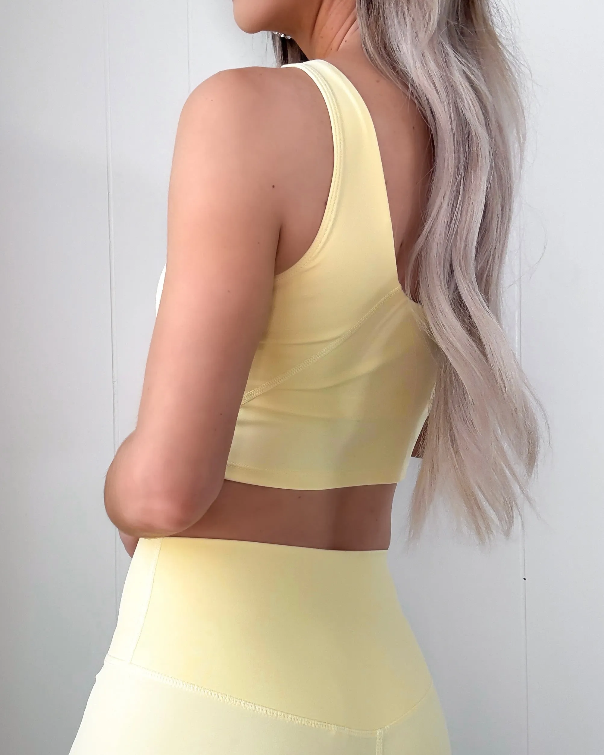 Aligned Performance Cropped Tank - Lemon