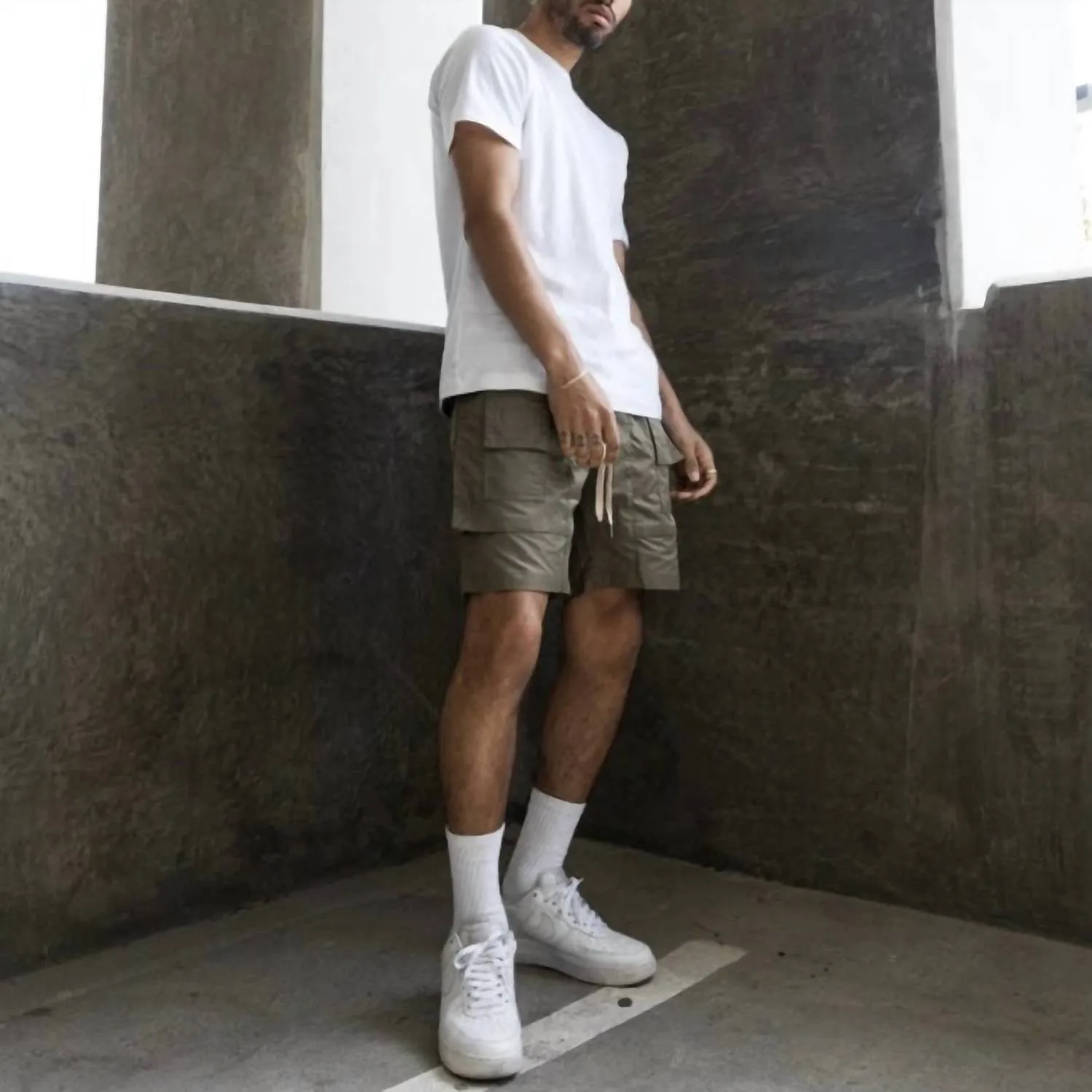 Shinobi Cargo Pocket Shorts In Olive